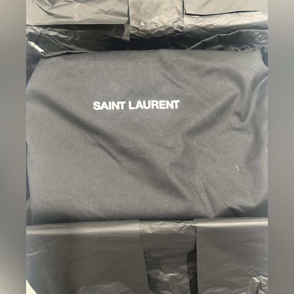 ✨ Authentic YSL Saint Laurent Medium Envelope Bag Black & Gold – Like New! - Picture 4 of 10